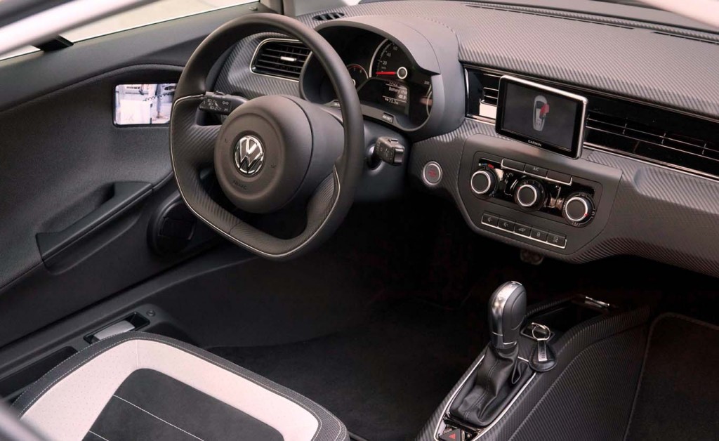 Volkswagen-XL1-interior