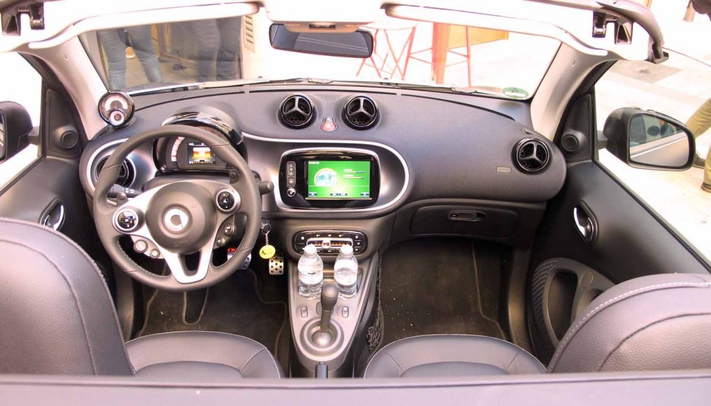 smart-fortwo-cabriolet-interior
