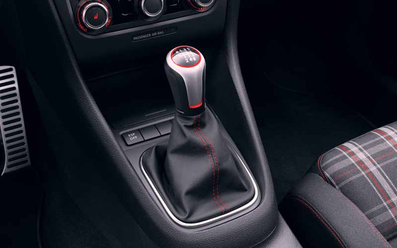 which car is fuel efficient automatic or manual manual transmission 