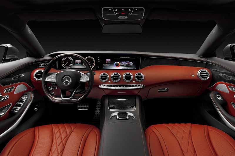 Mercedes Benz SLK Class cabin